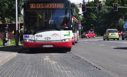 W czasie prowadzonych robót, autobusy komunikacji miejskiej będą zatrzymywały się na tymczasowym przystanku. Zostanie on ustawiony około 80 metrów za