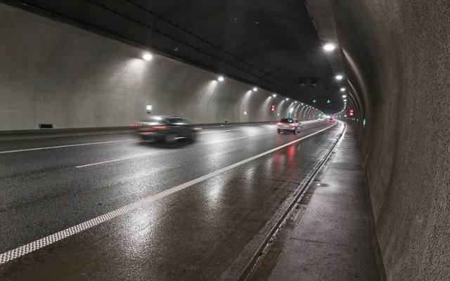 Przez tunel na zakopiance przejechało już 10 milionów samochodów. Każdego dnia tunelem przejeżdża średnio prawie 21 tysięcy pojazdów