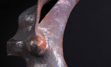 Rzeźby Jacka Szpaka na wystawie w Rudniku- "Kobieta".