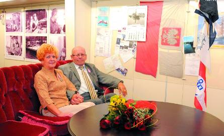 Złote gody pani Krystyna i pan Jerzy świętowali na zabytkowej „Lemarze”.