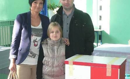 W Wiślicy Aneta Zielińska, razem z mężem Piotrem, dali „pierwszą lekcję demokracji” małej córce Oli.