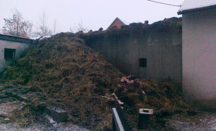 Płonęła obora w gminie Wiślica. Akcja trwała kilka godzin 