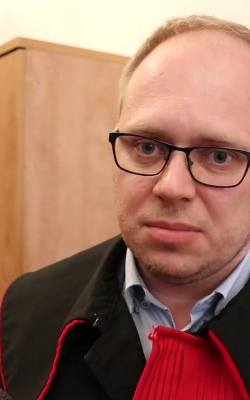 Prokurator Paweł Ciesielczyk, szef chodzieskiej prokuratury, został zawieszony w czynnościach. Przełożeni mają zastrzeżenia o brak nadzoru nad panią