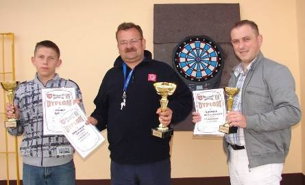 Oni okazali sie najlepsi w darta od lewej:  Paweł Walsik, Maciej Wanat i Łukasz Bińkowski.