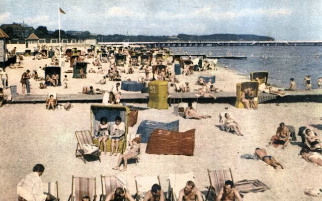 Tak dawniej wyglądały wakacje w Sopocie. Zobacz archiwalne zdjęcia sopockiej plaży – niektóre mają ponad 120 lat
