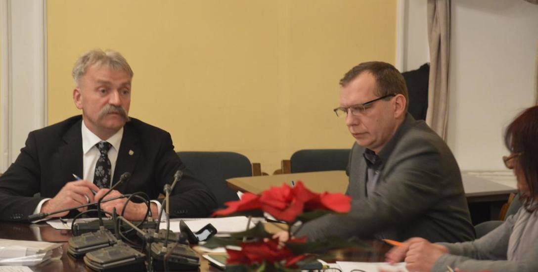 W jedynymz przypadków naczelnik Michalak (z prawej) odstąpił od postępowania oferowego bez zgody burmistrza Łowicza (z lewej)