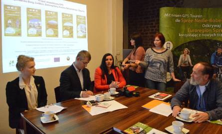 Wtorkowa konferencja w sali Polsko-Niemieckiego Centrum Promocji i Informacji Turystycznej w zielonogórskim ratuszu.