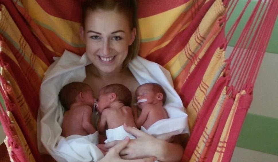 Amelia, Laura i Oliwia pierwsze dni spędziły w inkubatorach. Od niedawna mogą kangurować z mamą.