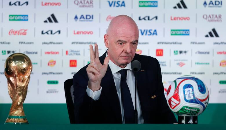 Prezydent FIFA Gianni Infantino w ogniu krytyki Greenpeace