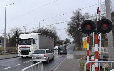 Skrzyżowanie na drodze 780 w Chełmku z linią kolejową Oświęcim - Trzebinia stanowi komunikacyjne "wąskie gardło"