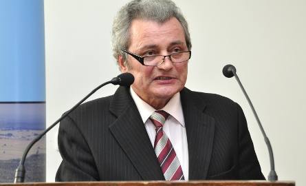 Dotychczasowy starosta Tadeusz Osiński został wybrany nowym przewodniczącym Rady Powiatu Radomskiego.