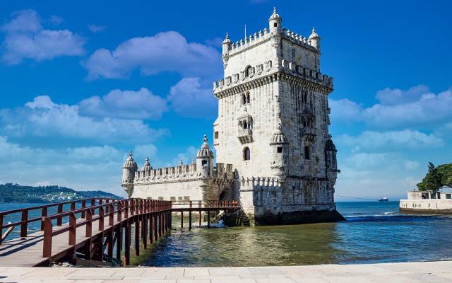 Zachwycająca Portugalia: 10 najbardziej niesamowitych miejsc UNESCO. Magiczny las, unikalne malowidła i inne atrakcje