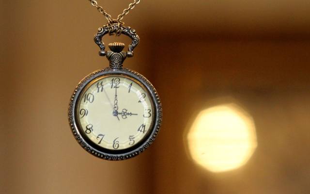 Zmiana czasu: 12.03.2021. Czy  2021 r. to  koniec z przestawianiem zegarków w Europie. A jak w Polsce: w ten weekend śpimy krócej?