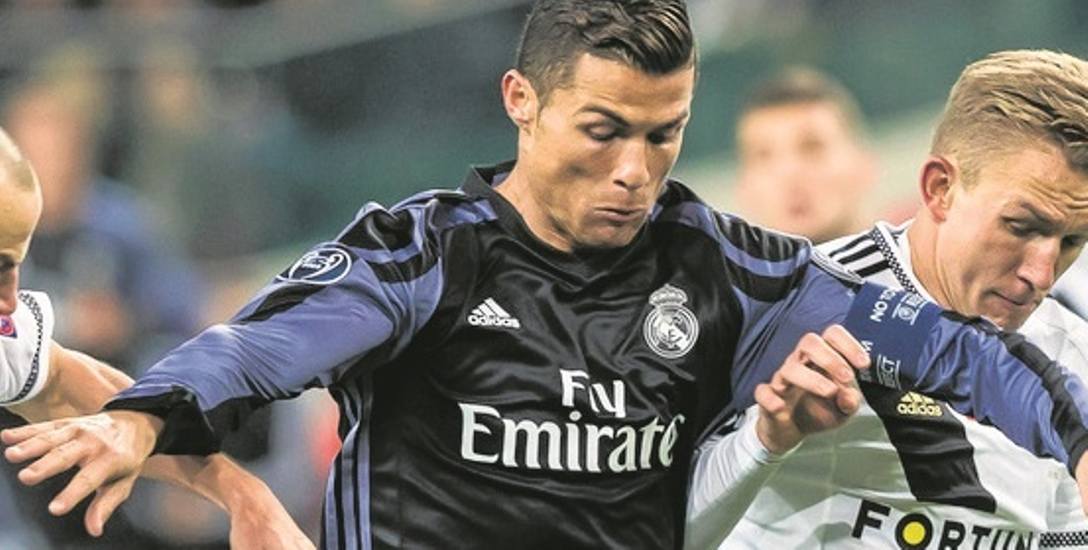 Ronaldo swój pierwszy finał Euro przegrał - dwanaście lat temu. W lipcu wywalczył tytuł mistrza Europy