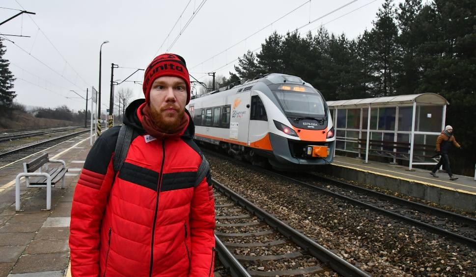 Film do artykułu: Karol Kucharski kontra PKP. Niepełnosprawny 27-latek walczy o wiatę dla pasażerów na stacji Kielce Białogon