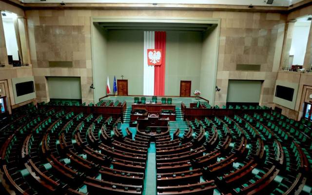 Jak zwiedzać Sejm i Senat RP? Praktyczny poradnik dla turystów: rezerwacja, terminy, opłaty. Czy można zwiedzać Sejm w soboty?