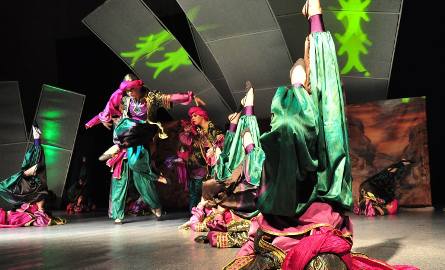 Zespół T-8 grupa 8 z Młodzieżowego Domu Kultury w Rzeszowie wytańczył układem tanecznym „Sezam” drugie miejsce w drugiej kategorii wiekowej.