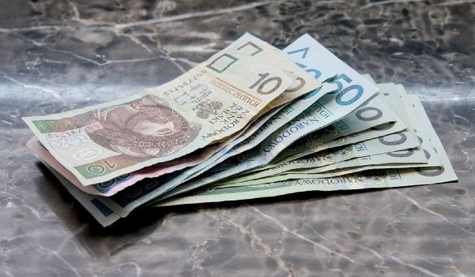 Film do artykułu: Masz to na banknocie? Możesz być bogaty! Oto najdroższe i najbardziej poszukiwane pieniądze. Sprawdź na co zwrócić uwagę!
