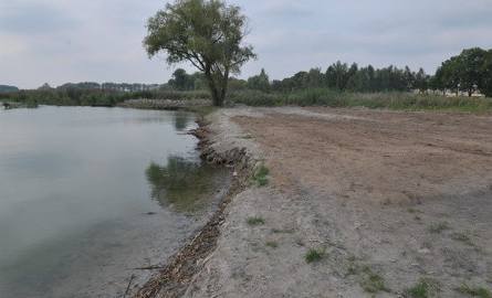 Pomysł ze Zbąszynia: ziemia z budowy autostrady A2 idzie nad jezioro Błędno
