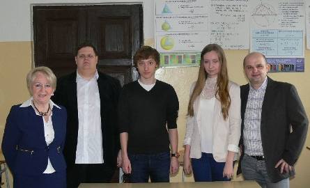 Dyrektor Maria Łysiak Orzeł, Grzegorz Sochacki, Wojciech Majkut, Ania Kida i nauczyciel Grzegorz Kobylski.