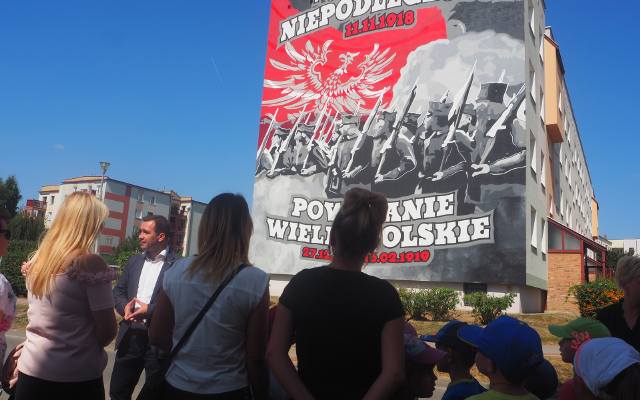 Koziegłowy: Kibice Lecha Poznań stworzyli mural na 100. rocznicę odzyskania niepodległości oraz wybuchu Powstania Wielkopolskiego [ZDJĘCIA]