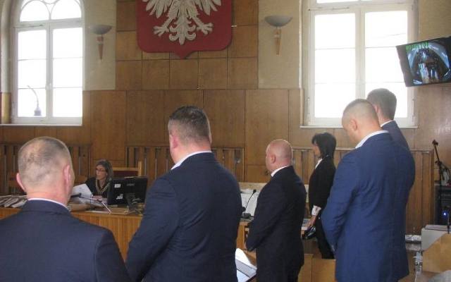 Ostrów Wielkopolski. Policjanci z wyrokami za zanęcanie się nad zatrzymanymi