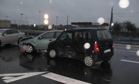 Wypadek na ósemce! 17- latek bez prawa jazdy posłał do szpitala trzy osoby (zdjęcia)