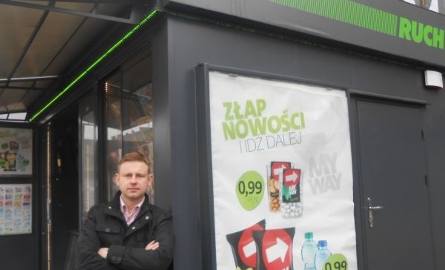 Jacek Dąbek pracuje jako menadżer sprzedaży w firmie Ruch S.A.
