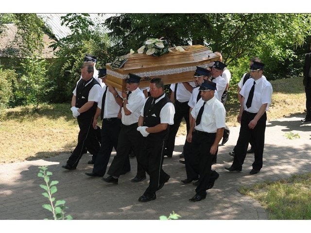 W Skierniewicach pogrzeby to bryndza