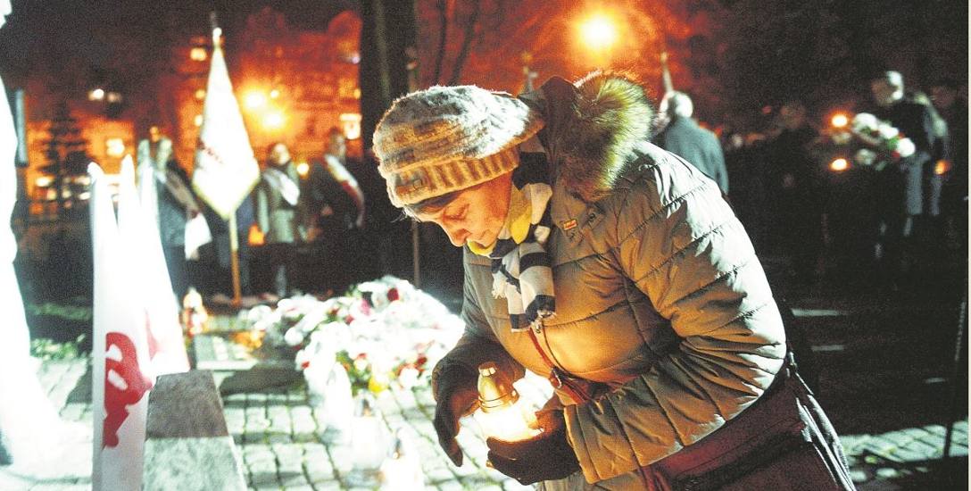 Jadwiga Wojtkowska z Zielonej Góry oddała hołd pamięci ofiar stanu wojennego
