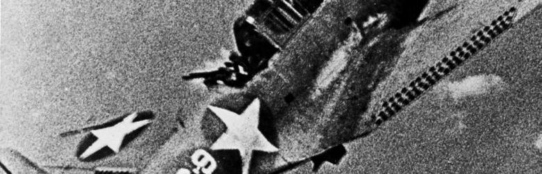 Atakują amerykańskie bombowce nurkujące Douglas SBD Dauntless. Samoloty tego typu szczególnie wsławiły się zniszczeniem wszystkich czterech lotniskowców