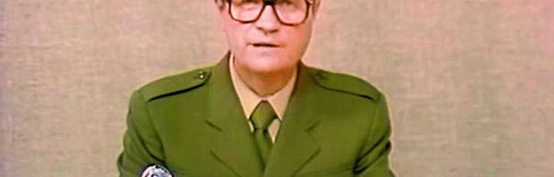 Podczas stanu wojennego prezenterzy TVP ochoczo występowali w mundurach. Choćby i całkowicie pozbawionych insygni