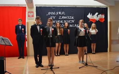 Hymn zaśpiewano też w Zespole Szkół Ponadgimnazjalnych numer 1 imienia księdza Stanisława Konarskiego w Jędrzejowie