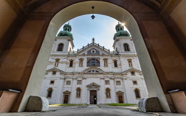 Kraków. Konserwatorzy przywracają blask i pierwotny wygląd z XVII wieku wnętrzu kościoła kamedułów