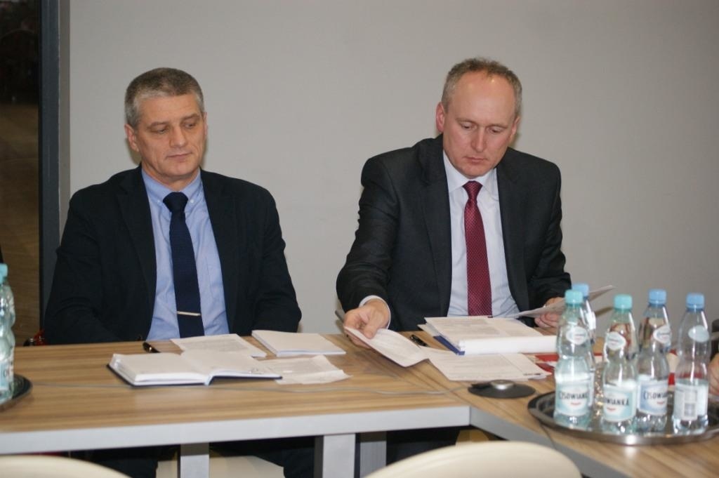 Burmistrz Rawy Mazowieckiej Dariusz Misztal (z prawej) i jego zastępca Tomasz Nowicki