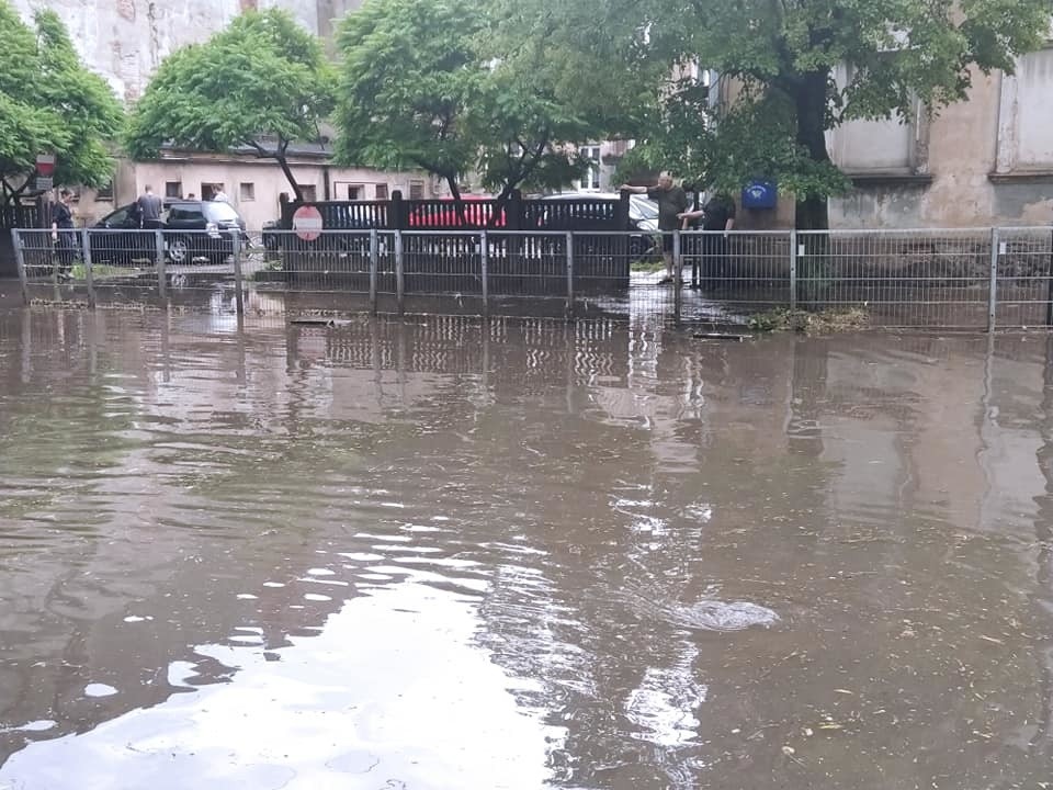 Burza w Łódzkiem. Sprawdź gdzie teraz przechodzi burza ...