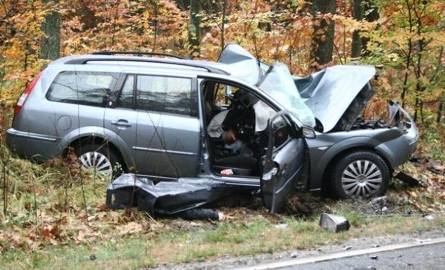 Dwie śmiertelne ofiary wypadku na trasie Opole-Jełowa. Policja wyznaczyła objazdy
