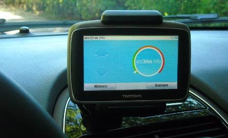 Wskazówki systemu eco:Drive wyświetlane są za pośrednictwem nawigacji samochodowej.