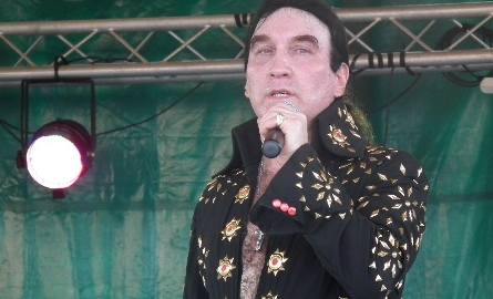 Koncert piosenek Elvisa Presleya przedstawił Richard Pucula z Liverpoolu.
