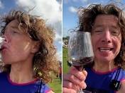 Zdjęcie do artykułu: Finezyjny i unikalny pomysł na bieganie. Alkohol nikomu nie przeszkadza. Na tegorocznym Maratonie Londyńskim dominowało… winko. Co Wy na to?