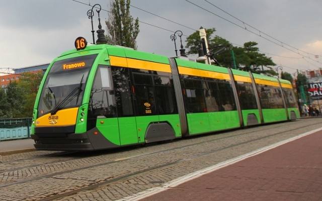 MPK Poznań: Podejrzana torba w tramwaju. Wstrzymano ruch i wezwano policję