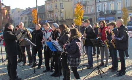 Orkiestra Dęta z WDK zagrała hymn