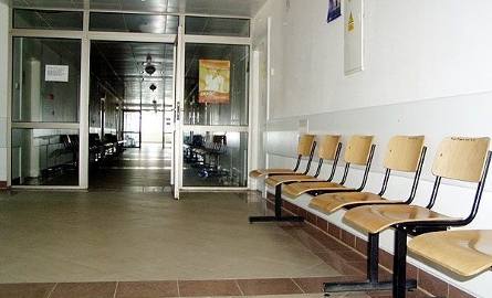 - W piątek korytarze szpitalnych przychodni w Starachowicach świeciły pustkami.