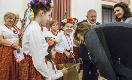 Panią Prezydentową zauroczyły najmłodsze Góreczczanki - Agnieszka, Ania, Oliwia i Amelka.