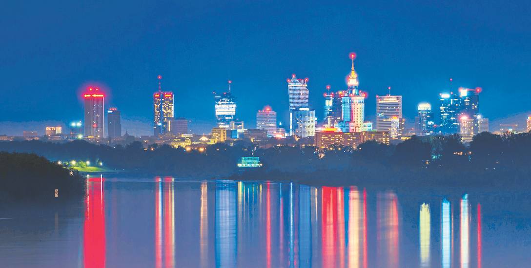 Warszawa nocą, Warszawa za dnia jest, zdaniem dziennikarza Christiana Mayera, najatrakcyjniejszym miastem w Europie. Autor jest zachwycony miastem położonym