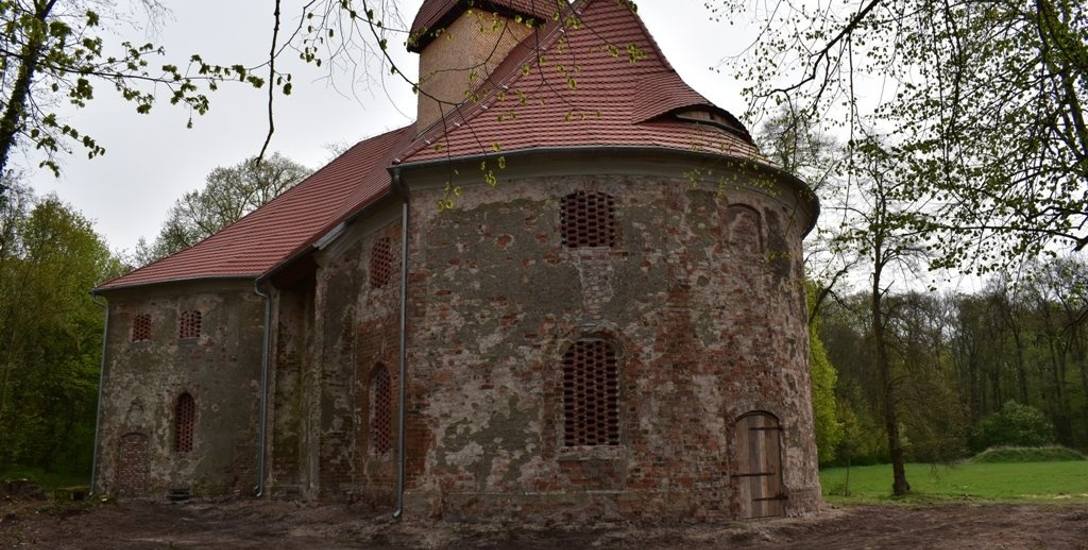 Zabytkowy kościół w Gębicach był w ruinie. Budynek udało się uratować, dzięki remontom.