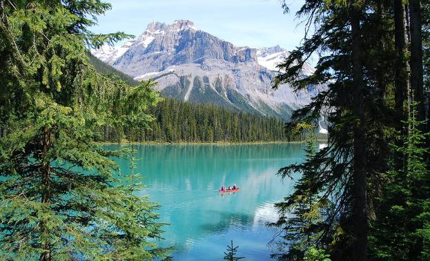 Kanada to raj dla podróżników spragnionych kontaktu z wielką, nieokiełznaną naturą.