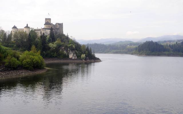 Najbardziej nawiedzone zamki w Polsce. Niektórzy wierzą, że ich mury skrywają przerażające historie...