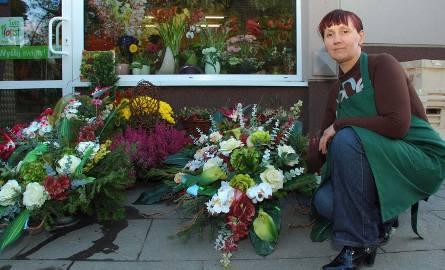 Jolanta Leszczyk, właścicielka radomskiej kwiaciarni „Pod katedrą”, dostaje zlecenia z różnych zakątków świata. Wśród nich była na przykład prośba złożenia