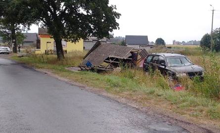 Wypadek w gminie Skaryszew! W Bogusławicach kierowca VW ściął przystanek! (zdjęcia)